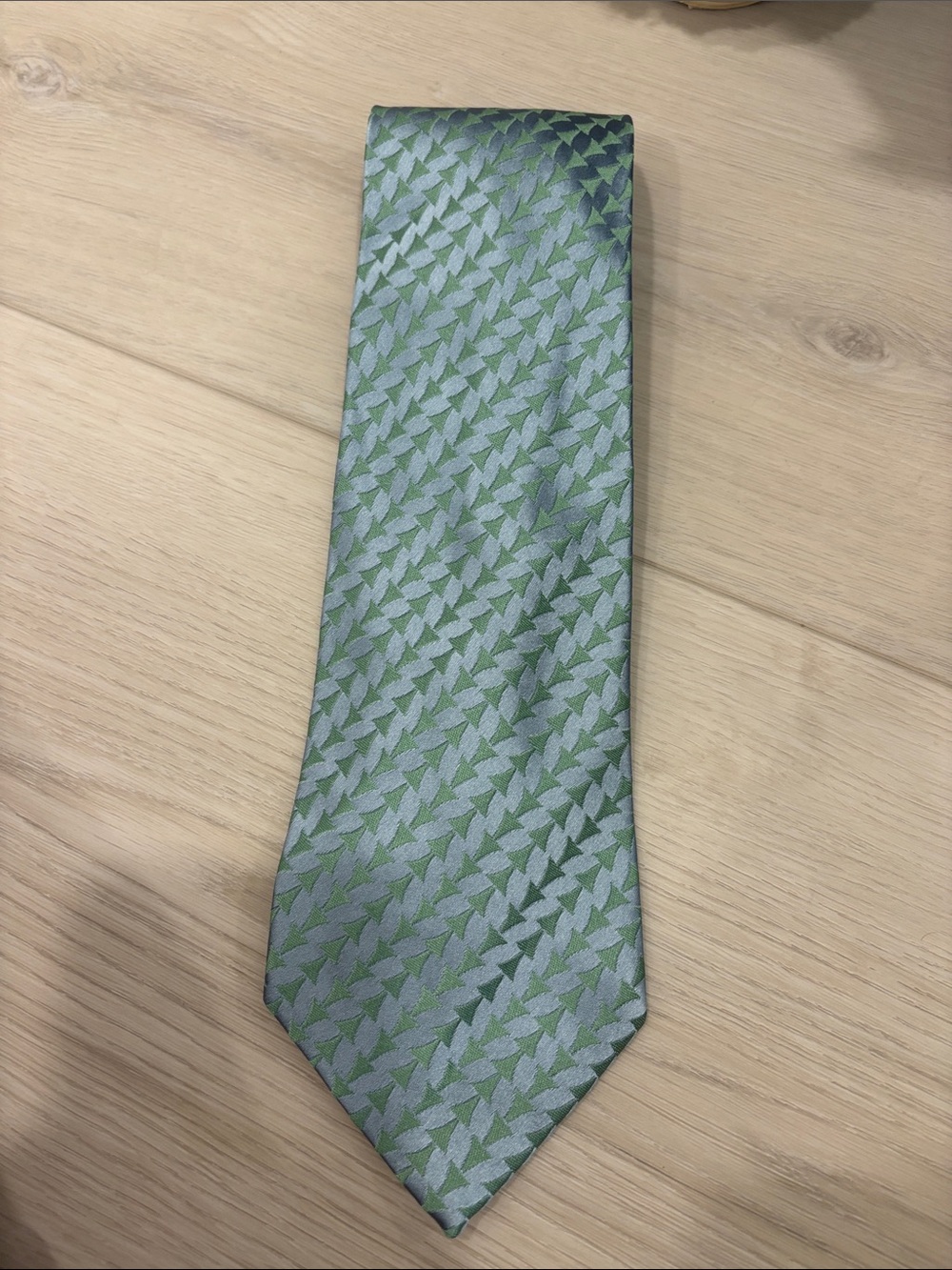Charvet Men's Green Patterned Silk Tie
